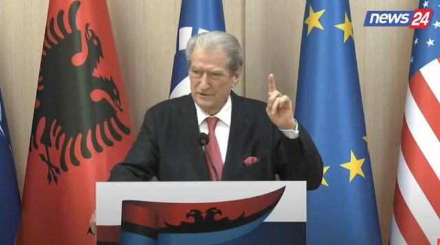 Berisha publikon posterin dhe bën thirrje për protestë: Do