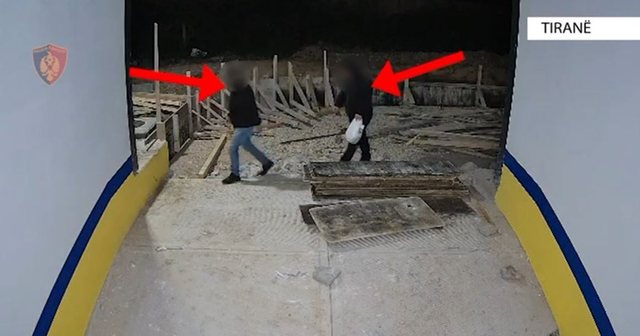 EMRAT/ U kapën në flagrancë duke vjedhur në një