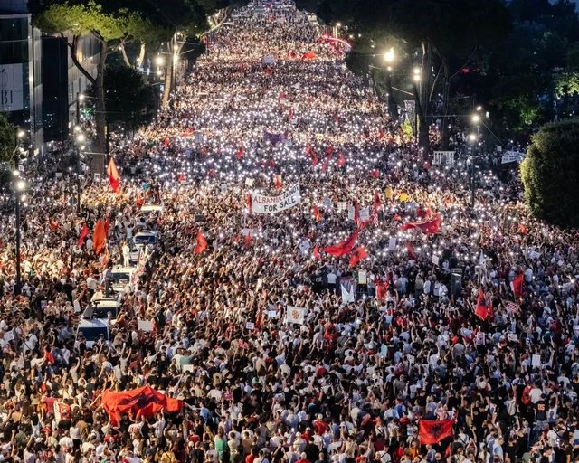 Gjiganti gjerman, ZDF shkruan për protestat: Mijëra çdo