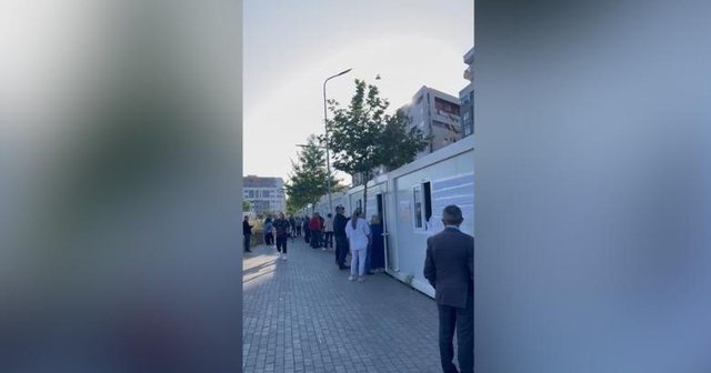 Nis votimi në qarkun e Tiranës/ Në Astir qytetarët presin