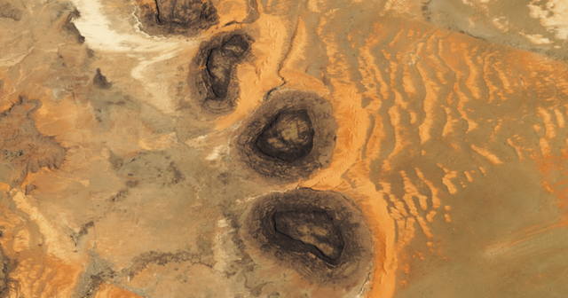 NASA kap një formacion të çuditshëm në Sahara,