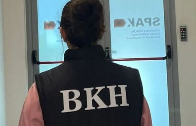 Çfarë po ndodh në Elbasan? Agjentët e BKH dhe