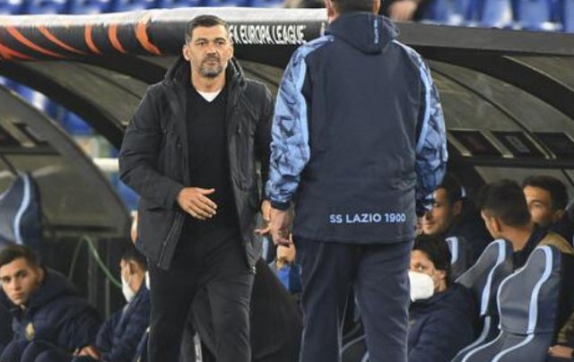 Pasuesi i Konseisaos, Milani preferon sërish trajnerin që i refuzoi
