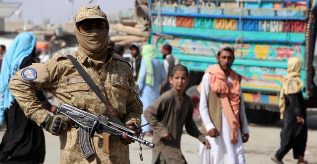 Talebanët pakistanezë sulmojnë pikën e kontrollit në