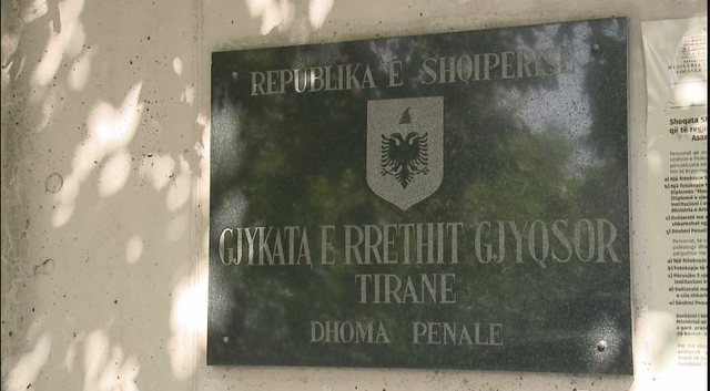 Ishin pjes&euml; e grupit q&euml; shp&euml;rndante drog&euml; n&euml; zona