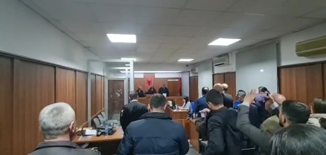 Video/ Fati i vulës së PD-së, përfaqësuesit e PD dhe