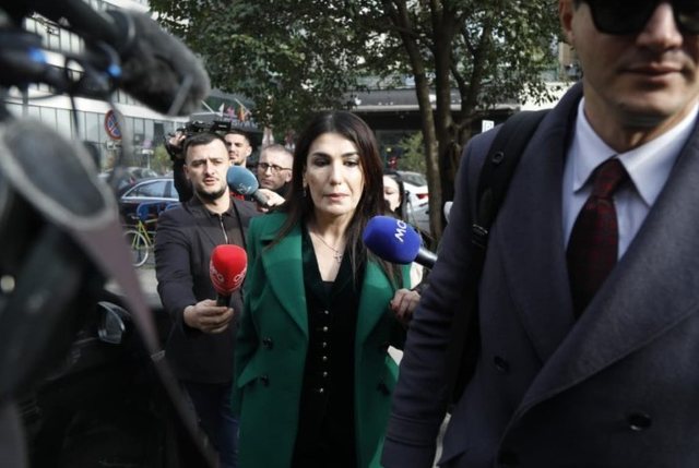 BIRN: Pagesa fiktive p&euml;r &ccedil;ibuk&euml; e &ccedil;okollata! Manipulime,