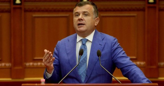 Elisa Spiropali sfidoi Edi Ramën, Taulant Balla komenton reagimin e