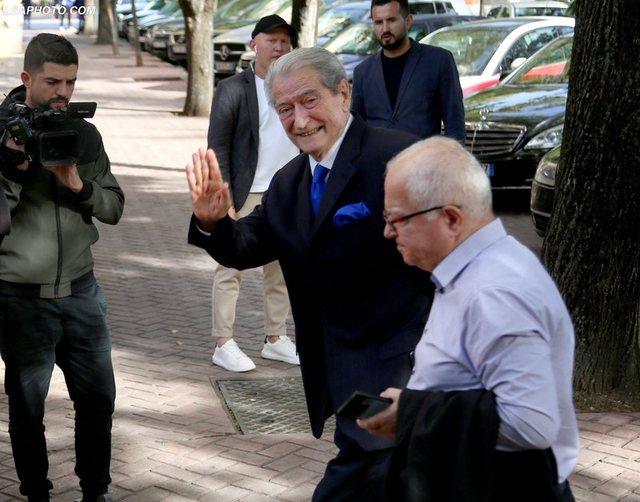 “PD, si pulë pa kokë”, ish-deputeti demokrat: