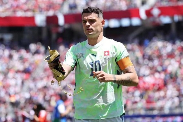 Xhaka mesazh kritik&euml;ve: Duhet t&euml; luajm&euml; s&euml; bashku,