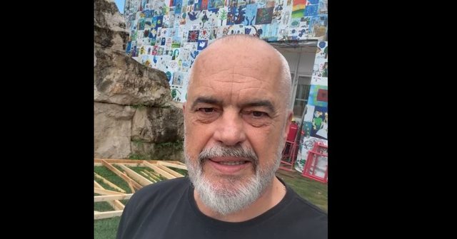 Rama del live në "Sheshin Skënderbej": Këtu po