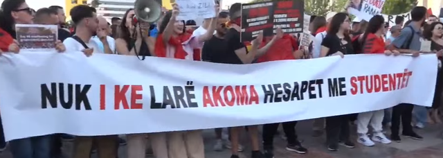 “Nuk i ke larë akoma hesapet me studentët”, protestuesit