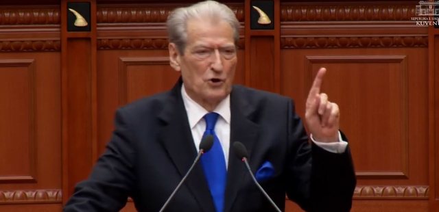 “Damian, krahasuar me ‘lubisten’ ke më pak