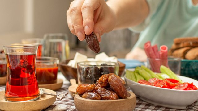 Iftars and Suhoors during the month of Ramadan, these tips will help you eat