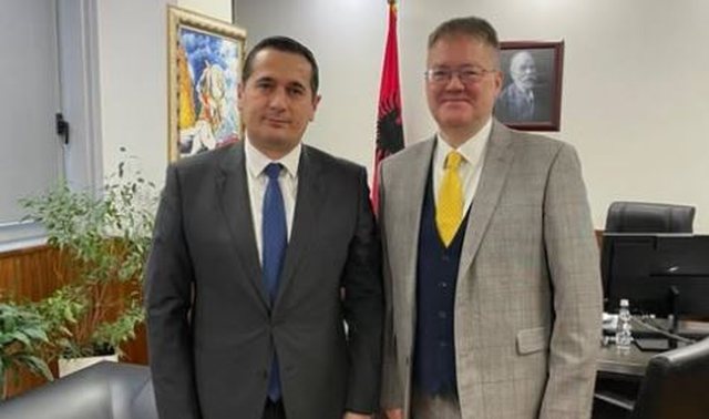 Ambasadori i Britanisë takim me kreun e SPAK Klodian Braho: Partneritet i