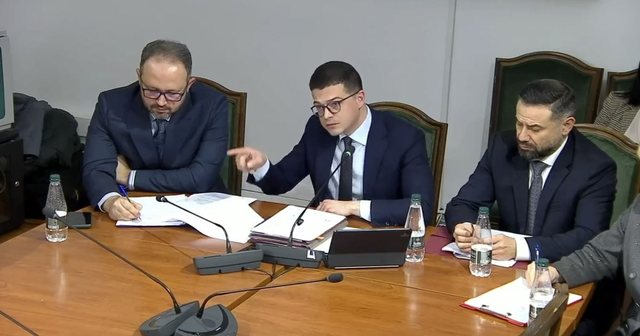 Blushi “përplaset” me Vengun: Po falni pronat e ushtrisë