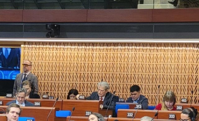 Shkoi i paftuar, Berisha i z&euml; vendin Vokshit n&euml; Asamblen&euml;