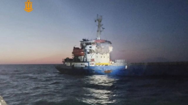 Dron&euml;t rus&euml; godasin tre anije tregtare q&euml; kalonin n&euml; Detin e
