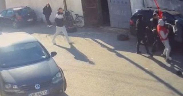 U konfliktuan fizikisht me dy të mitur dhe i lënduan, arrestohen dy