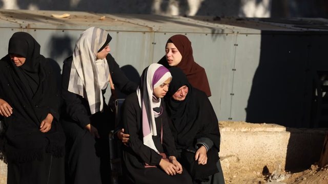 Izraeli vret gjasht&euml; palestinez&euml; t&euml; strehuar n&euml; nj&euml;