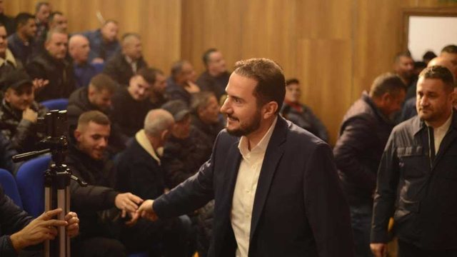 Ervin Salianji vijon turin e takimeve me strukturat e PD në Elbasan
