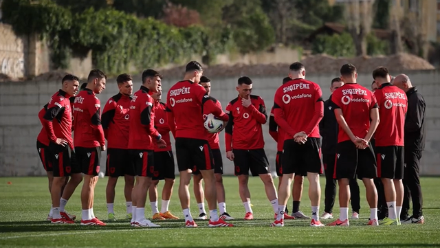 World Cup Qualifiers/ National team holds second training session, group