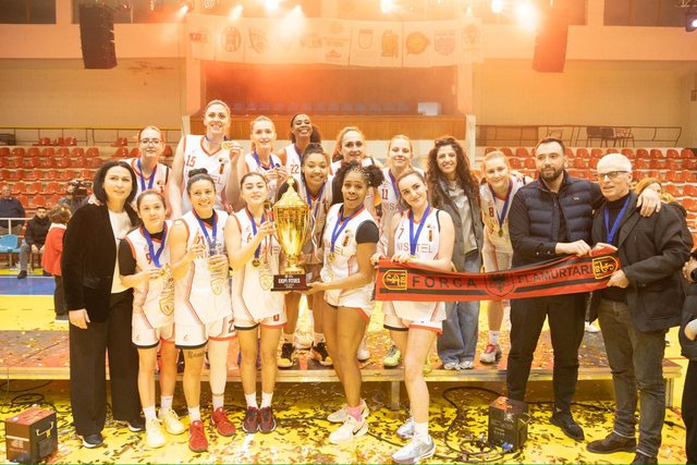 Basketboll për femra/ Flamurtari shkurorëzon Tiranën, shpallet