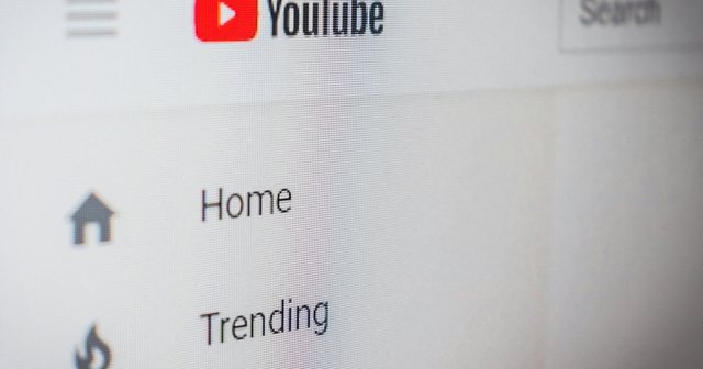 Google vendos kufij p&euml;r videot me AI n&euml; YouTube: P&euml;rmbajtja
