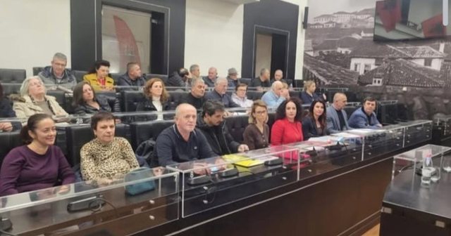Deputetja socialiste: Kam qen&euml; e prekur nga protesta e