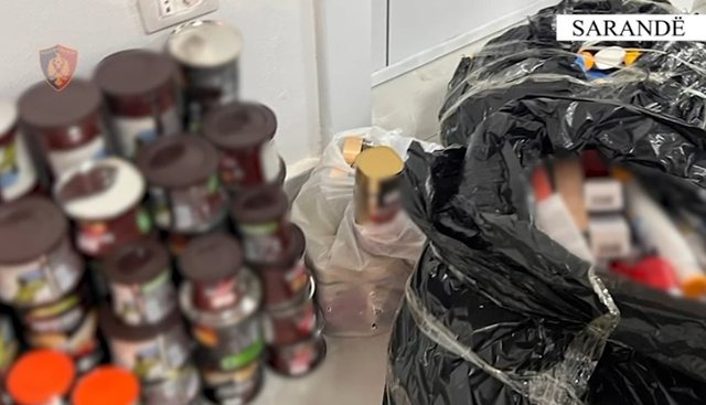 Produkte kozmetike dhe kafe kontrabandë, arrestohet pronarja e marketit