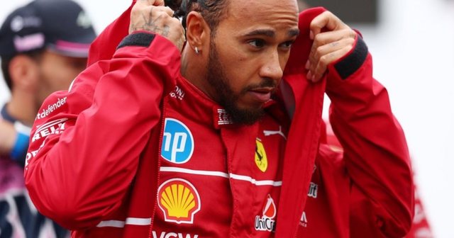 Hamilton-Ferrari, Botërori nis me tension, anglezët e