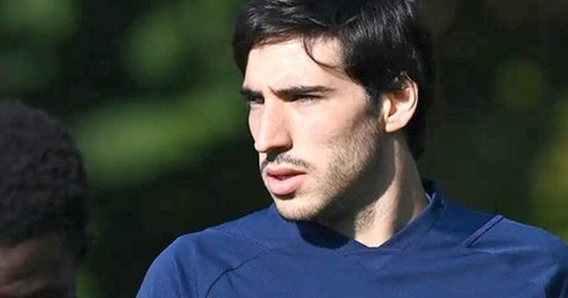 Arsenali befason me ofert&euml;n ndaj Newcastles p&euml;r Tonalin, e gjitha pas