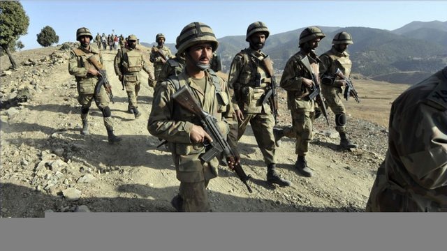 Pakistani po përgatitet për një pushtim të afërt nga