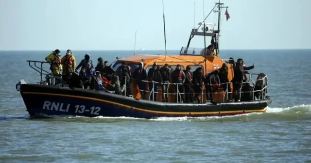 Synonin Europën/ Fundoset varka me emigrantë, tetë të vdekur