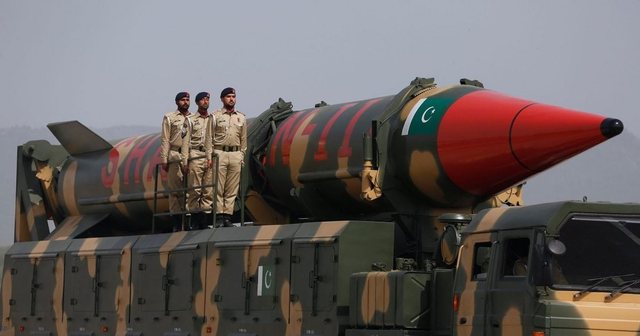 Konflikti po përshkallëzohet, ministri i mbrojtjes i Pakistanit: Lufta