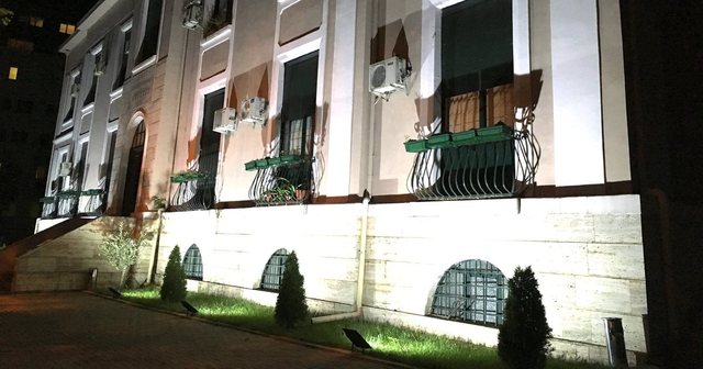 Protestë para Universitetit të Mjekësisë, revoltohen