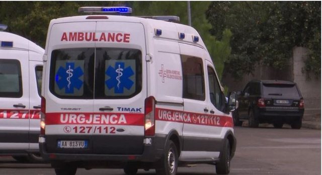 Aksident tragjik n&euml; Durr&euml;s/ Makina p&euml;rplas 3 f&euml;mij&euml;,