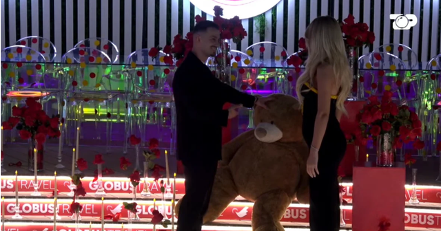 Mateo i organizoi surprizë romantike: Ja si reagoi Brikena...