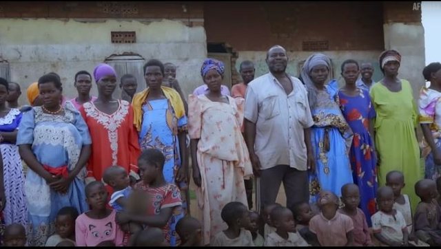 FOTO/ Historia e pazakont&euml; nga Afrika, fermeri 70-vje&ccedil;ar i