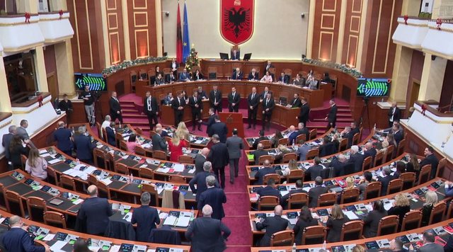 U mbështet nga 35 deputet e PD/ Endrit Shabani zgjidhet Avokat i Popullit