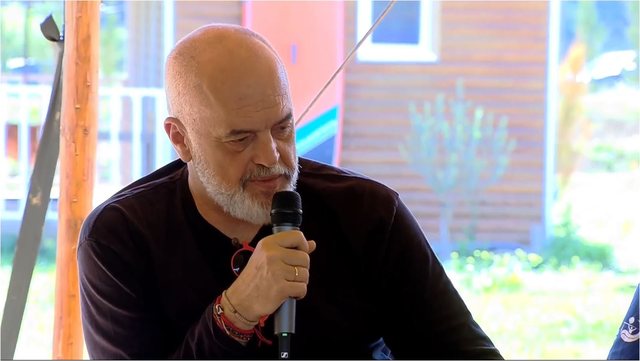Biznesmeni në Përmet i kërkon Ramës të rifreskojë