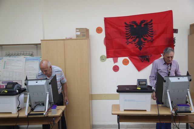 Mbyllet procesi i votimit në burgun e Drenovës, ja sa të