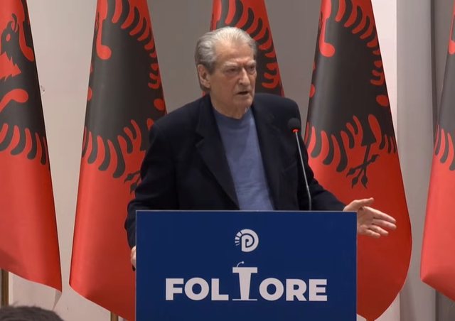 Berisha: N&euml; Kushtetuese u c&euml;nua ndarja e pushteteve, dje ishte