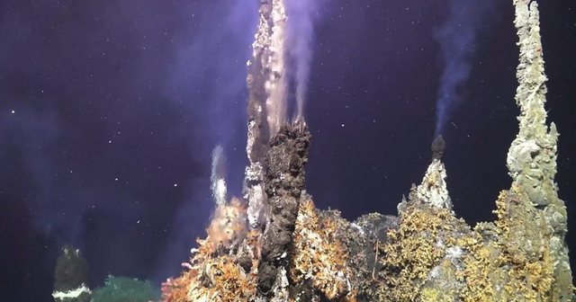 Alarmi! Bregu Perëndimor po nxehet! Vullkani nënujor pritet që
