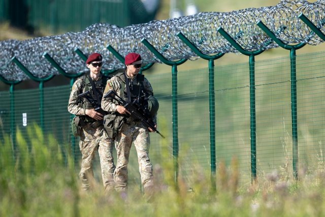 Balona kontrabandiste nga Bjellorusia, Lituania shpall gjendje të