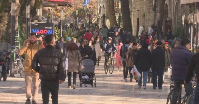 Barometri i Ballkanit: 1 n&euml; 3 shqiptar&euml; jeton me ankthin e