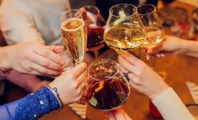 WHO: Alcohol, a risk factor for breast and colorectal cancer