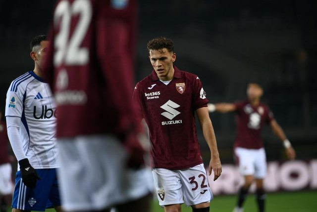 De Rossi insiston, k&euml;rkon Asllanin te Genoa