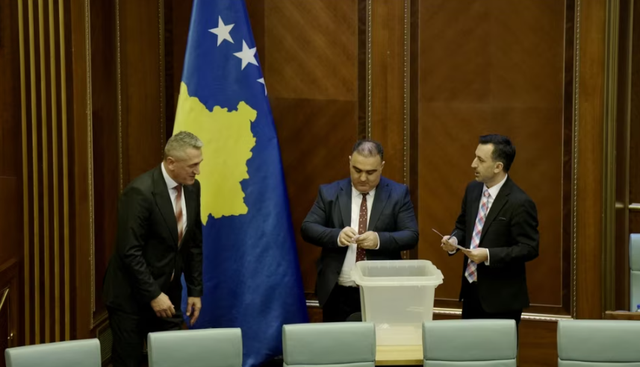 Ndërpritet seanca konstituive e Kuvendit të Kosovës, Rashiq