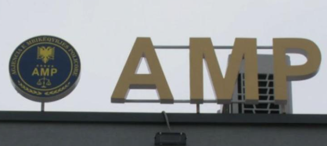 Protesta komb&euml;tare e opozit&euml;s/ Shoq&euml;rimi i 14-vje&ccedil;arit